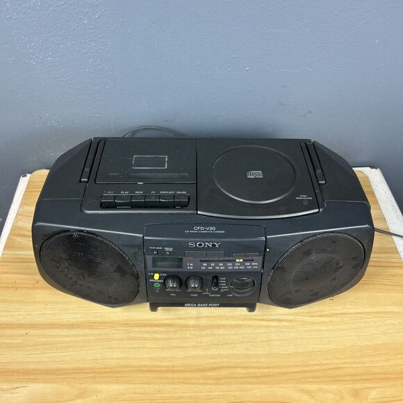 Sony CFD-V20 CD Radio Cassette-Corder Works Great Everything Tested All Works! - Picture 2 of 9